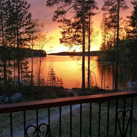 别墅 Pine House, Saimaa Pettila