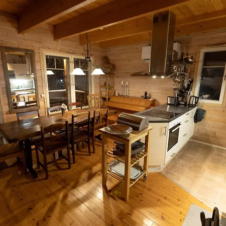 Pine House, Saimaa * Pettila
